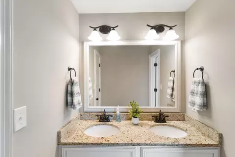 Bath - 314 Kirkwood Dr, Evans, GA 30809 photo 8 of 10
