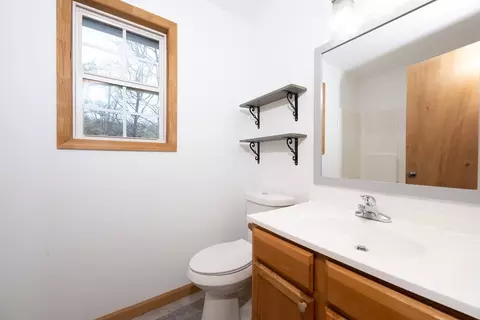 Bath - 124 Dawnview Cir, Murphy, NC 28906 photo 1 of 2