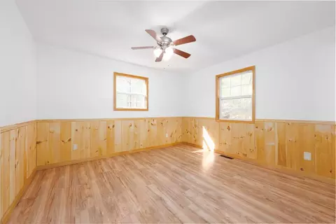 Bedroom - 124 Dawnview Cir, Murphy, NC 28906 photo 4 of 4