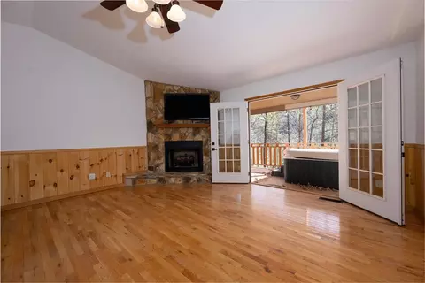 Living - 124 Dawnview Cir, Murphy, NC 28906 photo 5 of 5