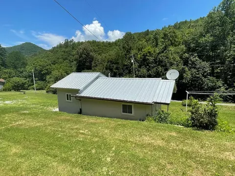 3400 Franks Crk, Robbinsville, NC 28771