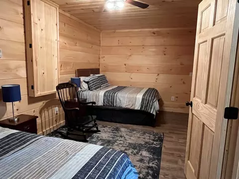 Bedroom - 465 Confederate Cir, Murphy, NC 28906 photo 8 of 9