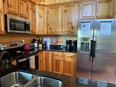 Kitchen - 465 Confederate Cir, Murphy, NC 28906 photo 3 of 3
