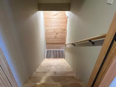 Entry Way - 465 Confederate Cir, Murphy, NC 28906 photo 2 of 2