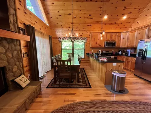 Dining - 465 Confederate Cir, Murphy, NC 28906 photo 2 of 3