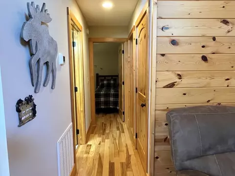 Entry Way - 465 Confederate Cir, Murphy, NC 28906 photo 1 of 2