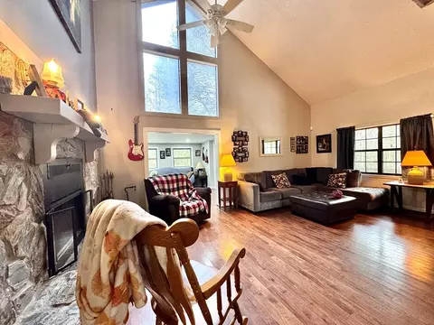 Living - 850 Ranger Rd, Murphy, NC 28906 photo 7 of 11