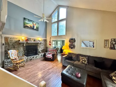 Living - 850 Ranger Rd, Murphy, NC 28906 photo 10 of 11