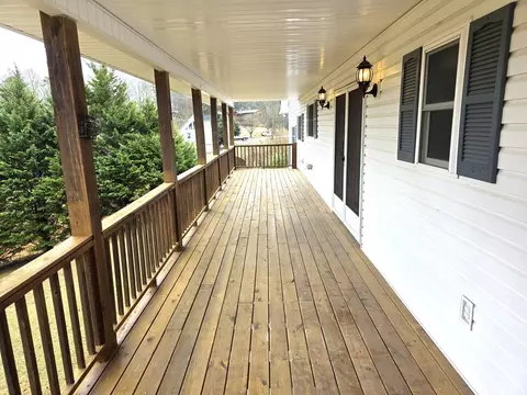 Exterior - 971 Lance Rd, Murphy, NC 28906 photo 3 of 7