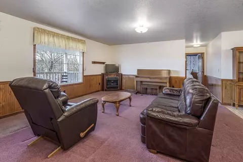 Living - 101 Dillard St, Murphy, NC 28906 photo 3 of 4