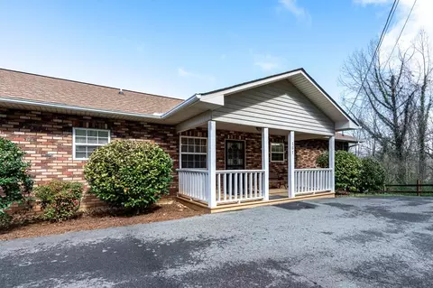 Exterior - 101 Dillard St, Murphy, NC 28906 photo 4 of 8