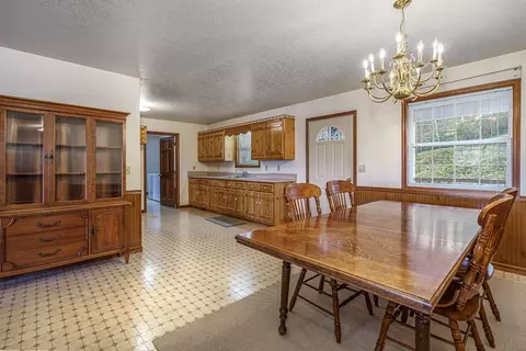 Dining - 101 Dillard St, Murphy, NC 28906 photo 1 of 2