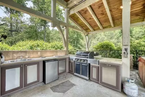 Kitchen - 115 Dawsons Ln, Murphy, NC 28906 photo 8 of 8
