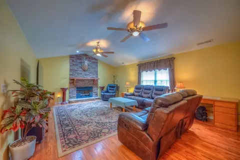 Living - 118 Hothouse Creek Rd, Murphy, NC 28906 photo 1 of 2