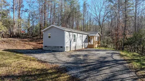 195 Loganberry Ln, Hayesville, NC 28904