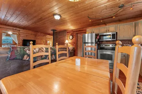 Dining - 451 Summit, Otto, NC 28763 photo 2 of 3
