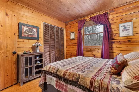 Bedroom - 451 Summit, Otto, NC 28763 photo 9 of 10