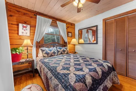Bedroom - 451 Summit, Otto, NC 28763 photo 8 of 10