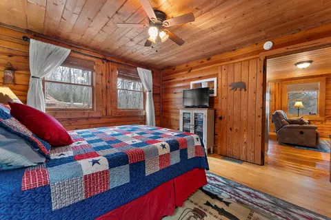 Bedroom - 451 Summit, Otto, NC 28763 photo 3 of 10