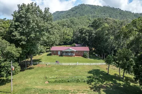16 Lois Ln, Hayesville, NC 28904