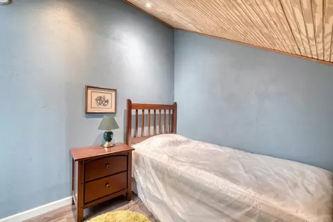 Bedroom - 500 Marina Rd #B1, Murphy, NC 28906 photo 3 of 9