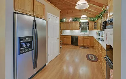 300 Lake Forest Dr, Murphy, NC 28906 photo 2