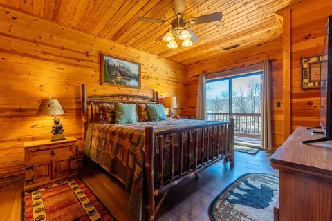 Bedroom - 65 Running Waters Trl, Murphy, NC 28906 photo 3 of 8