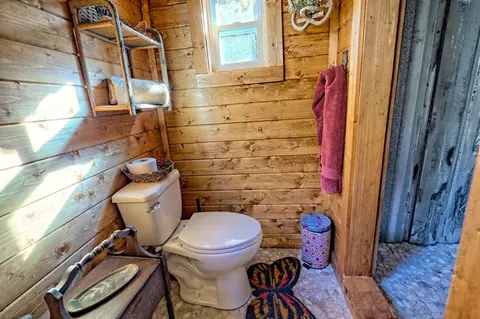 Bath - Undisclosed, Hayesville, NC 28904 photo 1 of 3