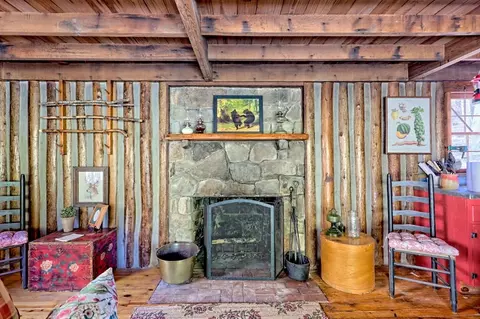 Living - Undisclosed, Hayesville, NC 28904 photo 3 of 5