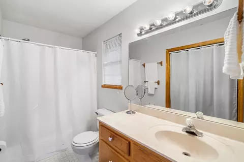 Bath - 608 Hilltop Ln, Murphy, NC 28906 photo 1 of 3