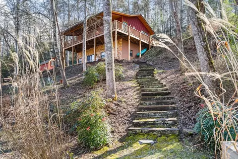 Exterior - 608 Hilltop Ln, Murphy, NC 28906 photo 10 of 13