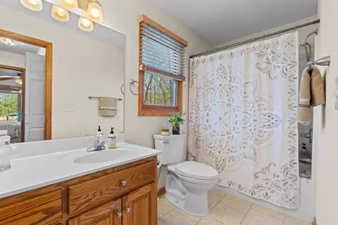 Bath - 161 Boulder Mountain Dr, Murphy, NC 28906 photo 1 of 3