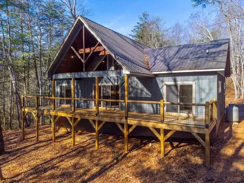 397 Kennelly Loop, Murphy, NC 28906