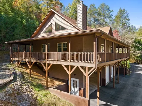 Exterior - 358 Misty River Cir, Murphy, NC 28906 photo 4 of 19