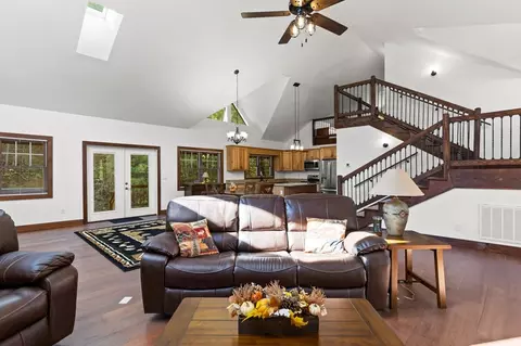 Living - 358 Misty River Cir, Murphy, NC 28906 photo 5 of 6