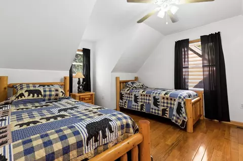 Bedroom - 358 Misty River Cir, Murphy, NC 28906 photo 4 of 6