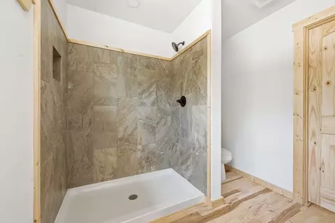 Bath - 539 Flowing Springs Dr, Murphy, NC 28906 photo 1 of 3