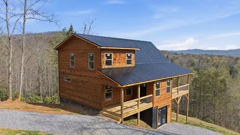 Exterior - 539 Flowing Springs Dr, Murphy, NC 28906 photo 3 of 9