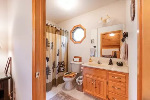 Bath - 374 Country Ln, Murphy, NC 28906 photo 3 of 4