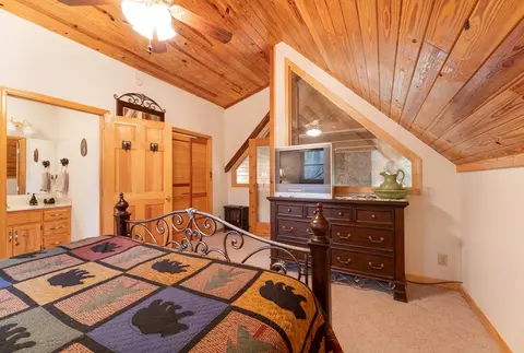 Bedroom - 374 Country Ln, Murphy, NC 28906 photo 5 of 5