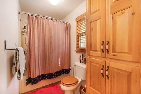 Bath - 374 Country Ln, Murphy, NC 28906 photo 2 of 4
