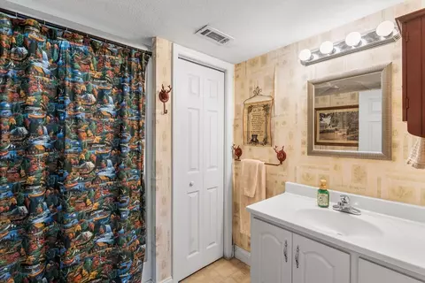Bath - 150 Cassady Ln, Murphy, NC 28906 photo 3 of 3