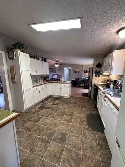Kitchen - 67 Eagle Ln, Hayesville, NC 28904 photo 2 of 5