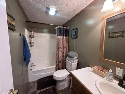 Bath - 67 Eagle Ln, Hayesville, NC 28904 photo 2 of 2