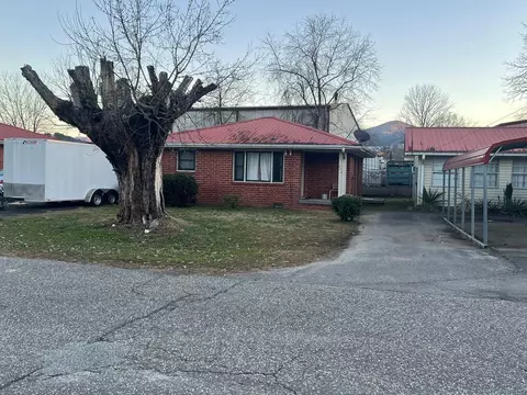 34 Laura St, Robbinsville, NC 28771