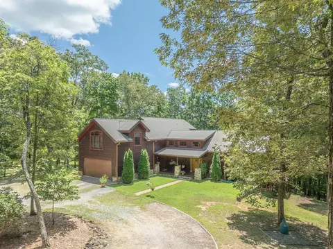 195 Angel Creek Holw, Mineral Bluff, GA 30559
