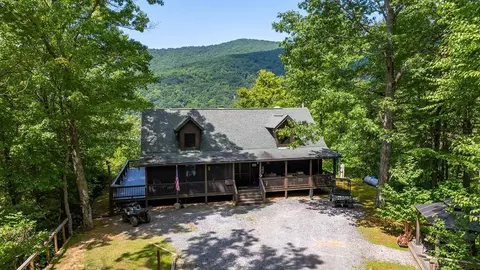 663 Renegade Dr, Robbinsville, NC 28771