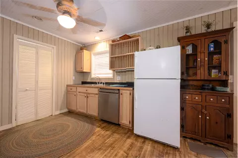 Kitchen - 620 Hidden Hills Estates Dr, Murphy, NC 28906 photo 2 of 3