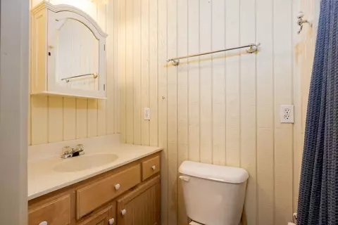 Bath - 620 Hidden Hills Estates Dr, Murphy, NC 28906 photo 2 of 2