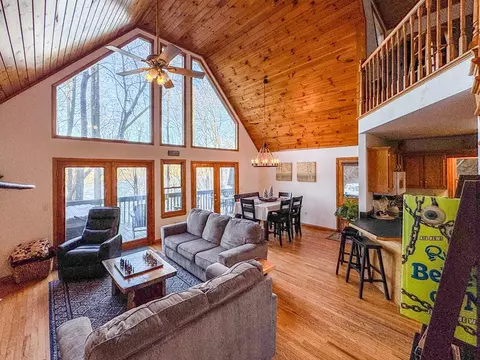 Living - 50 Lake Dr, Murphy, NC 28906 photo 4 of 7